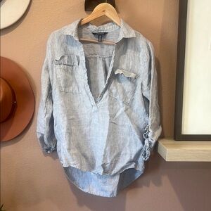 Light Blue Button-Up Shirt M